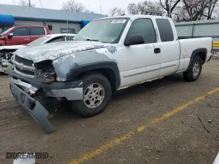 2003 Chevrolet Silverado 1500 LT with VIN 2GCEC19T531220694, listed as a Copart auction lot 43007935 with 253,208 mi miles and Salvage Title. Bid and sale history available at carsss.com. Image 1.