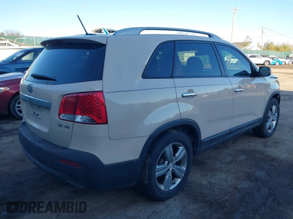 2012 Kia Sorento EX with VIN 5XYKU4A28CG190097, listed as a IAAI auction lot 41457866 with 173,181 mi miles. Bid and sale history available at carsss.com. Image 4.