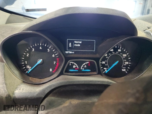 2019 Ford Escape SE z VIN 1FMCU9GD0KUA70135, wystawiony jako Copart lot #52235935 z przebiegiem 107 794 mil mil oraz Czysty tytuł • Clean title. Historia ofert i sprzedaży dostępna na DreamBid. Obrazek 9.