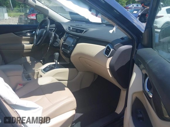 2016 Nissan Rogue SV z VIN 5N1AT2MV7GC747967, wystawiony jako IAAI lot #42231369 z przebiegiem 98 945 mil mil oraz . Historia ofert i sprzedaży dostępna na DreamBid. Obrazek 5.