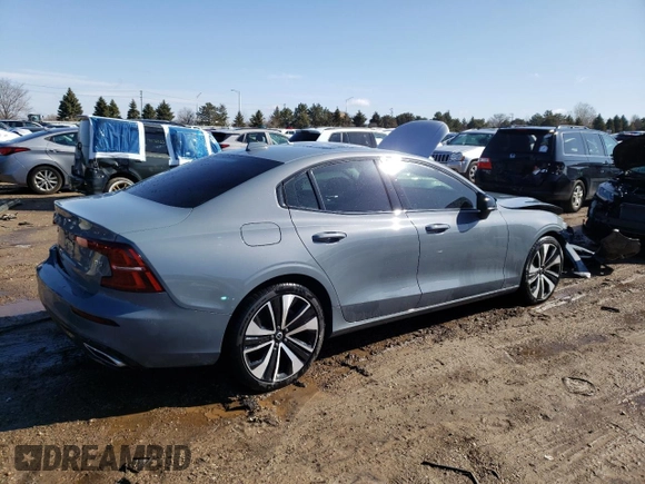 2022 Volvo S60 Momentum with VIN 7JRL12TZ9NG160667, listed as a Copart auction lot 45374123 with 26,346 mi miles. Bid and sale history available at carsss.com. Image 3.