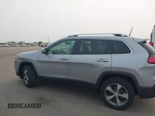 2020 Jeep Cherokee Limited with VIN 1C4PJMDX6LD523966, listed as a IAAI auction lot 42385550 with 40,803 mi miles and . Bid and sale history available at DreamBid. Image 14.