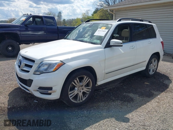 2014 Mercedes-Benz GLK 350 with VIN WDCGG8JB4EG310508, listed as a IAAI auction lot 42113403 with 125,859 mi miles and . Bid and sale history available at DreamBid. Image 2.