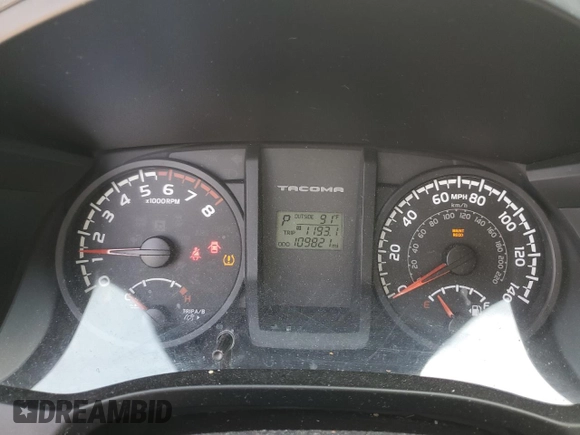 2017 Toyota Tacoma SR z VIN 5TFAX5GNXHX096186, wystawiony jako Copart lot #53731085 z przebiegiem 109 821 mil mil oraz Szkoda całkowita • Salvage title. Historia ofert i sprzedaży dostępna na DreamBid. Obrazek 9.