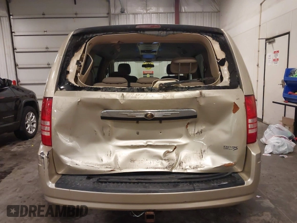 2010 Chrysler Town & Country Touring with VIN 2A4RR5D17AR184092, listed as a IAAI auction lot 41727926 with 158,937 mi miles and . Bid and sale history available at DreamBid. Image 17.