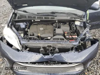 2018 Toyota Sienna XLE with VIN 5TDDZ3DC9JS196337, listed as a Copart auction lot 56890985 with 195,104 mi miles and Salvage title. Bid and sale history available at DreamBid. Image 12.