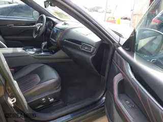 2022 Maserati Levante GT with VIN ZN661XUAXNX400339, listed as a IAAI auction lot 41515920 with 48,360 mi miles. Bid and sale history available at carsss.com. Image 5.
