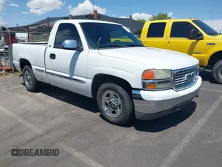 2000 GMC Sierra 1500 SL z VIN 1GTEC14WXYZ226040, wystawiony jako IAAI lot #42450748 z przebiegiem 211 619 mil mil oraz . Historia ofert i sprzedaży dostępna na DreamBid. Obrazek 1.
