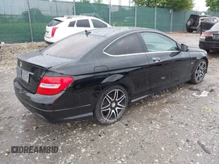 2014 Mercedes-Benz C 250 z VIN WDDGJ4HB0EG289247, wystawiony jako IAAI lot #42365526 z przebiegiem 75 420 mil mil oraz . Historia ofert i sprzedaży dostępna na DreamBid. Obrazek 4.