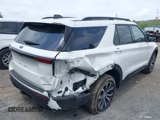 2025 Ford Explorer ST-Line with VIN 1FMUK8KH9SGB60445, listed as a IAAI auction lot 42087110 with 2,569 mi miles and . Bid and sale history available at DreamBid. Image 4.