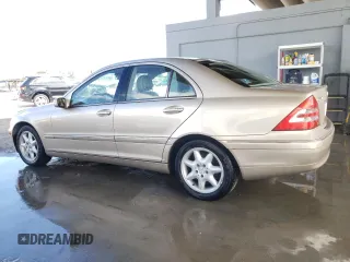 2003 Mercedes-Benz C 240 z VIN WDBRF81J53F428061, wystawiony jako Copart lot #76606014 z przebiegiem Nie podano mil oraz Nie do naprawy • Non repairable. Historia ofert i sprzedaży dostępna na DreamBid. Obrazek 2.