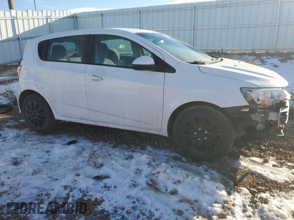 2020 Chevrolet Sonic LT z VIN 1G1JG6SB7L4130073, wystawiony jako Copart lot #85119684 z przebiegiem 55 738 mil mil oraz Szkoda całkowita • Salvage title. Historia ofert i sprzedaży dostępna na DreamBid. Obrazek 4.
