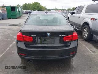 2018 BMW 3 Series 330i xDrive with VIN WBA8D9G50JNU69376, listed as a IAAI auction lot 41971138 with 61,551 mi miles. Bid and sale history available at carsss.com. Image 16.