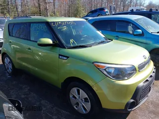 2015 Kia Soul with VIN KNDJN2A2XF7789632, listed as a IAAI auction lot 41547010 with 82,829 mi miles. Bid and sale history available at carsss.com. Image 1.