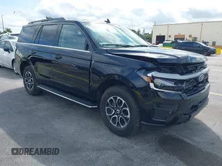 2022 Ford Expedition XLT with VIN 1FMJU1JT9NEA67323, listed as a IAAI auction lot 41628599 with 34,513 mi miles. Bid and sale history available at carsss.com. Image 1.