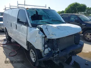 2021 Chevrolet Express Cargo z VIN 1GCWGAFP1M1151087, wystawiony jako IAAI lot #41971528 z przebiegiem 68 265 mil mil oraz . Historia ofert i sprzedaży dostępna na DreamBid. Obrazek 1.