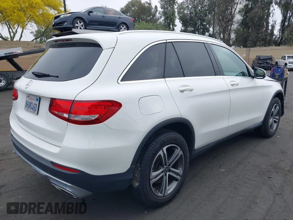 2019 Mercedes-Benz GLC 300 z VIN WDC0G4JB8KV182470, wystawiony jako IAAI lot #42429983 z przebiegiem 84 285 mil mil oraz . Historia ofert i sprzedaży dostępna na DreamBid. Obrazek 4.