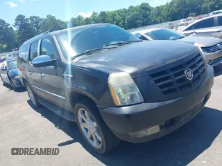 2008 Cadillac Escalade ESV z VIN 1GYFC66858R167456, wystawiony jako IAAI lot #42339949 z przebiegiem 130 816 mil mil oraz . Historia ofert i sprzedaży dostępna na DreamBid. Obrazek 1.