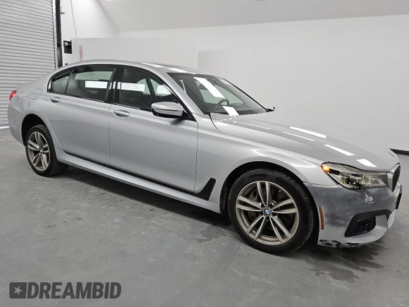 2018 BMW 7 Series ALPINA B7 xDrive z VIN WBA7F2C51JG423580, wystawiony jako Copart lot #49334015 z przebiegiem 118 513 mil mil oraz Czysty tytuł • Clean title. Historia ofert i sprzedaży dostępna na DreamBid. Obrazek 4.