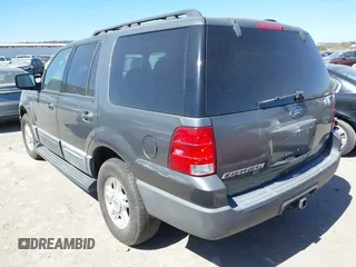 2005 Ford Expedition Special Service with VIN 1FMPU155X5LA91440, listed as a IAAI auction lot 41838687 with 260,084 mi miles. Bid and sale history available at carsss.com. Image 3.