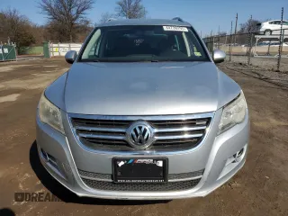 2010 Volkswagen Tiguan with VIN WVGAV9AX3AW530706, listed as a Copart auction lot 44738295 with 133,412 mi miles and Clean Title. Bid and sale history available at DreamBid. Image 5.