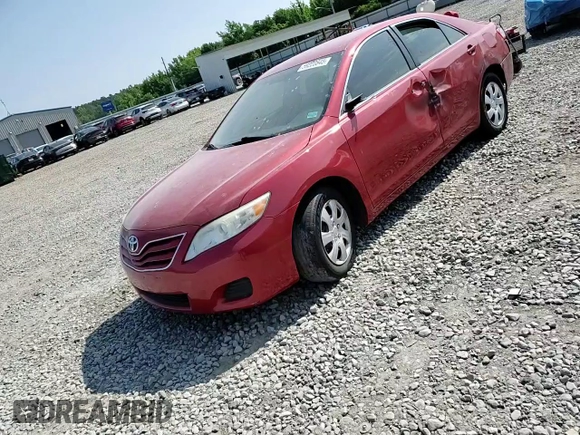2011 Toyota Camry LE z VIN 4T4BF3EKXBR097272, wystawiony jako Copart lot #59220845 z przebiegiem Nie podano mil oraz Szkoda całkowita • Salvage title. Historia ofert i sprzedaży dostępna na DreamBid. Obrazek 13.