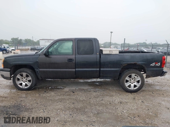 2005 Chevrolet Silverado 1500 Z71 z VIN 1GCEK19B75Z258531, wystawiony jako IAAI lot #42361011 z przebiegiem 167 717 mil mil oraz . Historia ofert i sprzedaży dostępna na DreamBid. Obrazek 14.