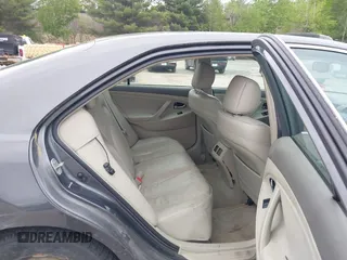 2007 Toyota Camry z VIN 4T1BB46K27U001703, wystawiony jako IAAI lot #42316610 z przebiegiem 211 752 mil mil oraz . Historia ofert i sprzedaży dostępna na DreamBid. Obrazek 8.