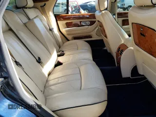 2005 Bentley Arnage R z VIN SCBLC37F15CX10517, wystawiony jako Copart lot #54303364 z przebiegiem 116 865 mil mil oraz Szkody całkowita. Historia ofert i sprzedaży dostępna na DreamBid. Obrazek 11.
