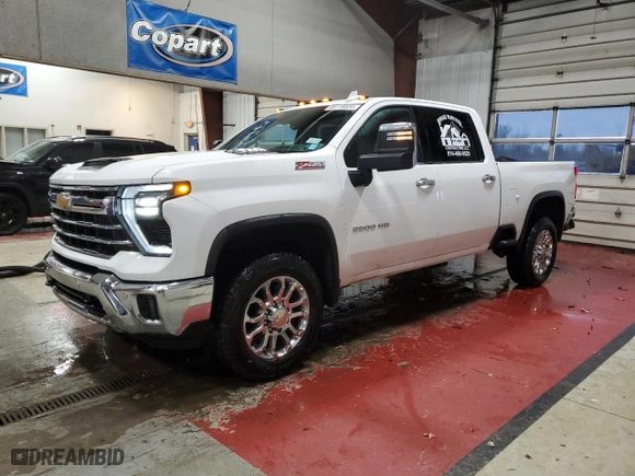 2024 Chevrolet Silverado 2500HD LTZ with VIN 2GC4YPE72R1209816, listed as a Copart auction lot 85119334 with 16,931 mi miles and Salvage Title. Bid and sale history available at carsss.com. Image 1.