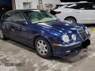 2000 Jaguar S-Type V8 z VIN SAJDA01D3YGL47987, wystawiony jako Copart lot #60103145 z przebiegiem 110 742 mil mil oraz Czysty tytuł • Clean title. Historia ofert i sprzedaży dostępna na DreamBid. Obrazek 1.
