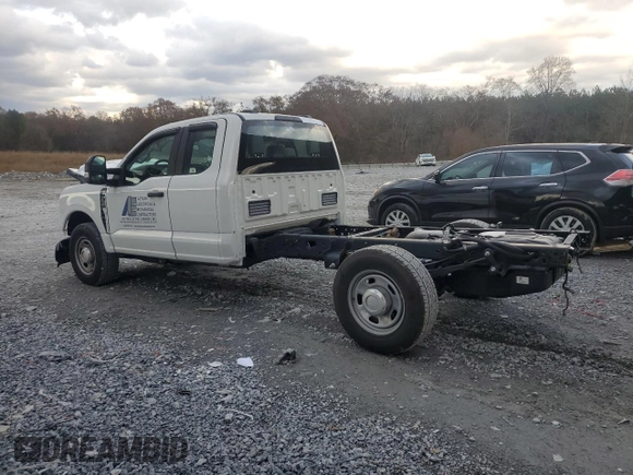 2024 Ford F-350 with VIN 1FD8X3EN2REC19641, listed as a Copart auction lot 85107984 with 6,722 mi miles and Salvage title. Bid and sale history available at DreamBid. Image 2.