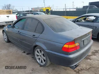 2002 BMW 3 Series 325i with VIN WBAEV33452PD00425, listed as a IAAI auction lot 41413760 with 1 mi miles. Bid and sale history available at carsss.com. Image 3.