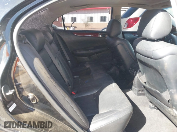 2005 Lexus ES 330 with VIN JTHBA30G255082455, listed as a IAAI auction lot 41796716 with 140,785 mi miles. Bid and sale history available at carsss.com. Image 8.