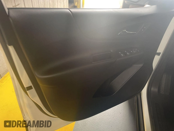 2020 Chevrolet Equinox LT с VIN 2GNAXJEV3L6228443, выставлен на аукционе IAAI как лот 42511306 с пробегом 37 590 миль миль и . История ставок и продаж доступна на DreamBid. Изображение 1.