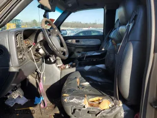 2000 Chevrolet Silverado 1500 LS with VIN 2GCEK19T2Y1200915, listed as a Copart auction lot 46069125 with 330,131 mi miles and Salvage Title. Bid and sale history available at carsss.com. Image 7.
