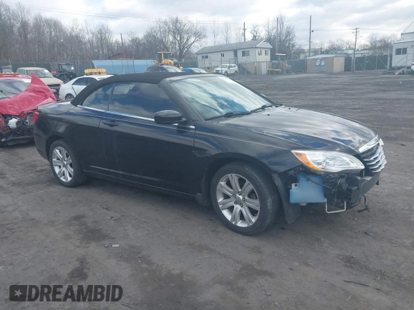2011 Chrysler 200 Touring z VIN 1C3BC2EG7BN600980, wystawiony jako IAAI lot #41742490 z przebiegiem 149 723 mil mil oraz . Historia ofert i sprzedaży dostępna na DreamBid. Obrazek 1.