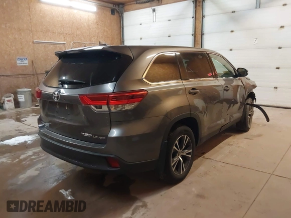 2019 Toyota Highlander LE with VIN 5TDBZRFH7KS922457, listed as a IAAI auction lot 41387627 with 36,963 mi miles and . Bid and sale history available at DreamBid. Image 4.