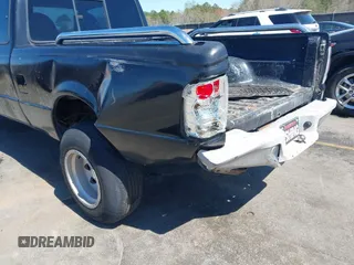 2000 Ford Ranger XL with VIN 1FTYR14C3YPC07908, listed as a IAAI auction lot 41732832 with 304,653 mi miles. Bid and sale history available at carsss.com. Image 6.
