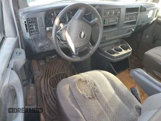2008 Chevrolet Express Cargo Van with VIN 1GCGG25C481119510, listed as a Copart auction lot 47071765 with 392,884 mi miles and Salvage Title. Bid and sale history available at carsss.com. Image 8.