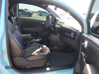 2015 FIAT 500e z VIN 3C3CFFGEXFT522859, wystawiony jako IAAI lot #42323797 z przebiegiem 71 503 mil mil oraz . Historia ofert i sprzedaży dostępna na DreamBid. Obrazek 5.