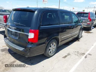 2012 Chrysler Town & Country Touring z VIN 2C4RC1BGXCR313730, wystawiony jako IAAI lot #42431498 z przebiegiem 139 945 mil mil oraz . Historia ofert i sprzedaży dostępna na DreamBid. Obrazek 4.