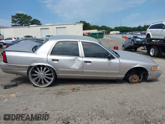 2010 Ford Police Interceptor с VIN 2FABP7BV9AX125268, выставлен на аукционе IAAI как лот 42340529 с пробегом Не указан миль и . История ставок и продаж доступна на DreamBid. Изображение 13.