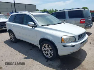 2013 Volvo XC90 Premier Plus with VIN YV4952CY0D1635027, listed as a IAAI auction lot 42052117 with 1 mi miles. Bid and sale history available at carsss.com. Image 1.