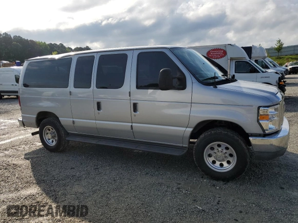 2010 Ford Econoline Passenger XL с VIN 1FBNE3BL2ADA55175, выставлен на аукционе Copart как лот 58540605 с пробегом 111 175 миль миль и Списание • Salvage title. История ставок и продаж доступна на DreamBid. Изображение 4.