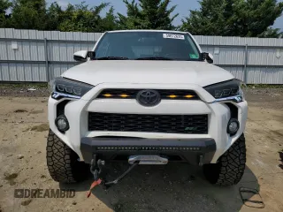 2014 Toyota 4Runner Limited с VIN JTEBU5JR4E5166955, выставлен на аукционе Copart как лот 59872635 с пробегом 179 061 миль миль и Списание • Salvage title. История ставок и продаж доступна на DreamBid. Изображение 5.