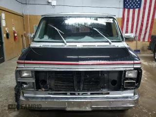 1984 Chevrolet Chevy Van z VIN 1GBEG25HXE7178870, wystawiony jako Copart lot #49771585 z przebiegiem 72 106 mil mil oraz Czysty tytuł • Clean title. Historia ofert i sprzedaży dostępna na DreamBid. Obrazek 5.