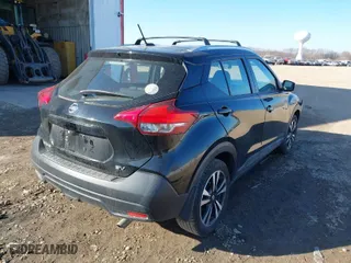 2019 Nissan Kicks S with VIN 3N1CP5CU8KL470872, listed as a IAAI auction lot 38829337 with 61,848 mi miles. Bid and sale history available at carsss.com. Image 4.