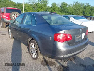 2006 Volkswagen Jetta Sedan 2.0L Turbo with VIN 3VWMJ71K16M697690, listed as a IAAI auction lot 42111138 with 119,998 mi miles. Bid and sale history available at carsss.com. Image 3.
