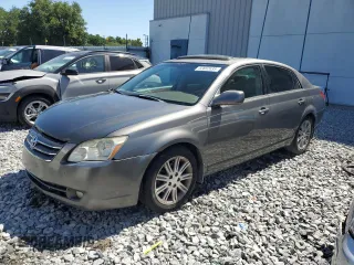 2005 Toyota Avalon XL with VIN 4T1BK36B55U045184, listed as a Copart auction lot 52852635 with 192,065 mi miles and Salvage Title. Bid and sale history available at carsss.com. Image 1.